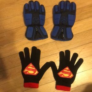 2 pairs boys gloves. Thinsulate. Superman.